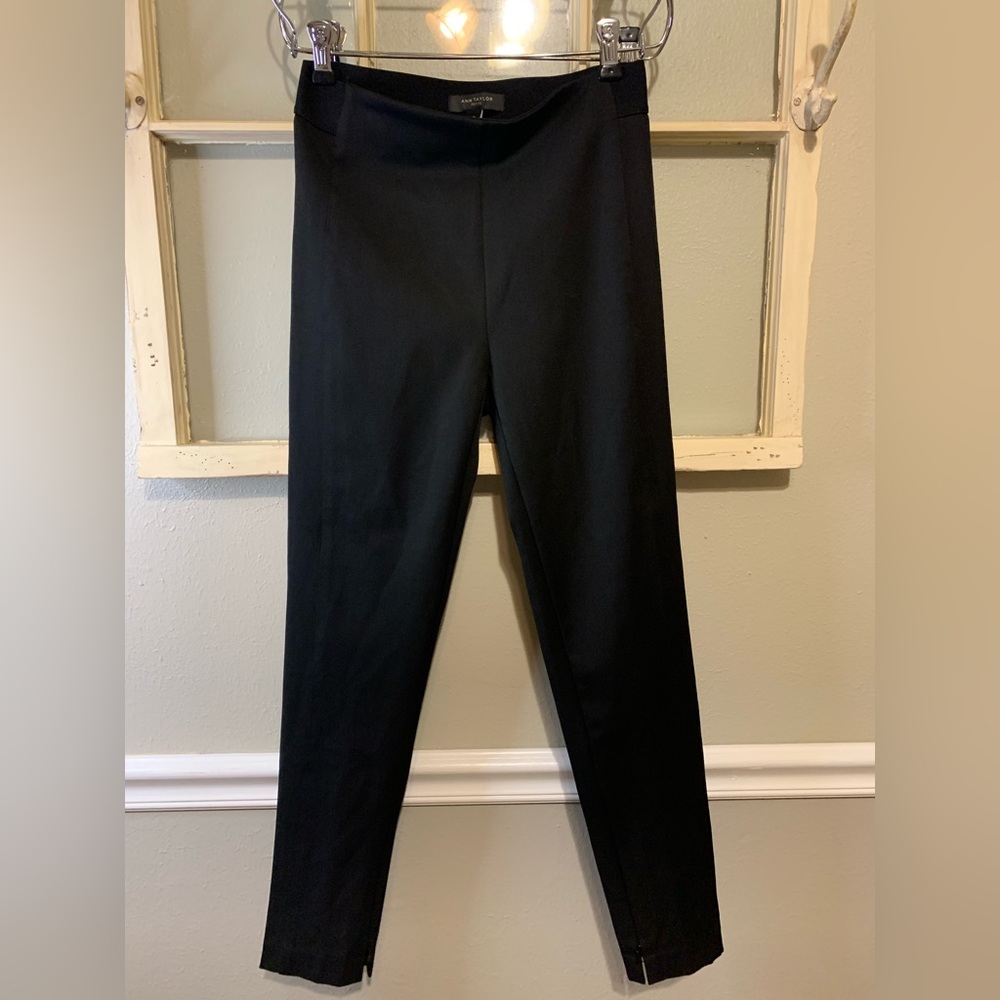 Ann Taylor XSP Black Skinny pull on pant NWOT